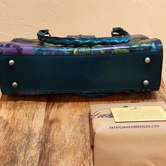 Patricia Nash Deep Blue Floral Handbag - Picture 7 of 7